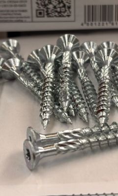 ARRIVAGE DE VISSERIE PROFESSIONNELLE